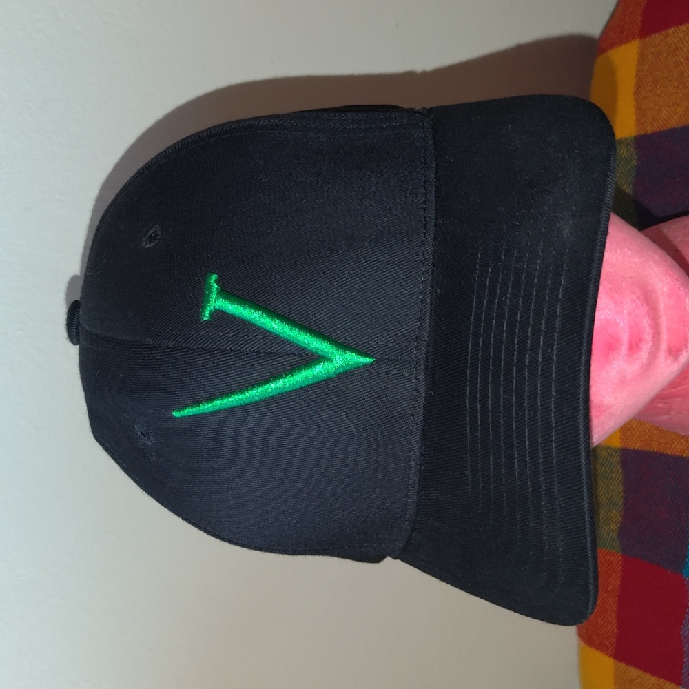 Invictus Embroidered V Cap Baseball Flexfit Fitted Hat Green Black L-XL